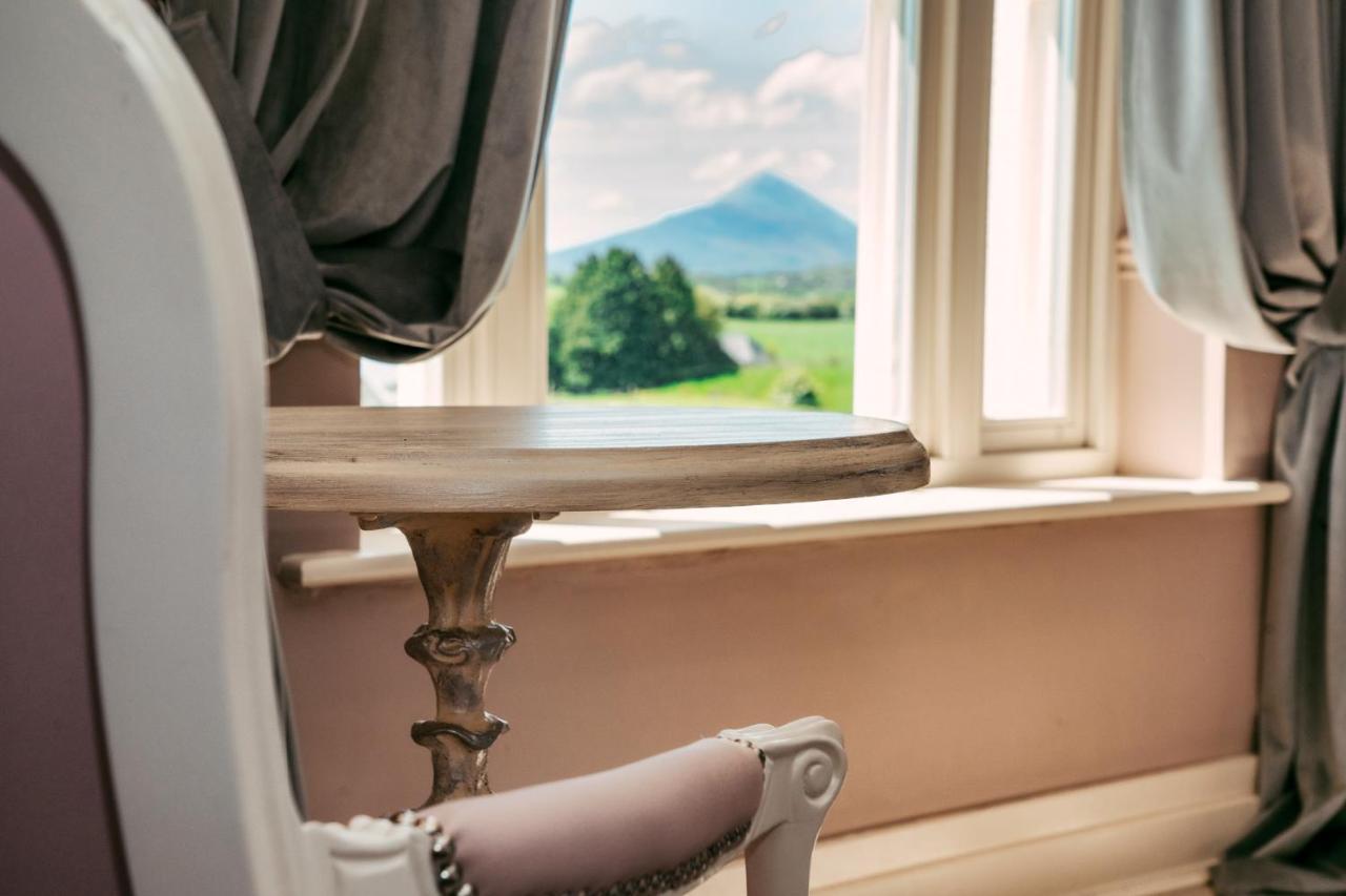 Westport Country Lodge Hotel Buitenkant foto